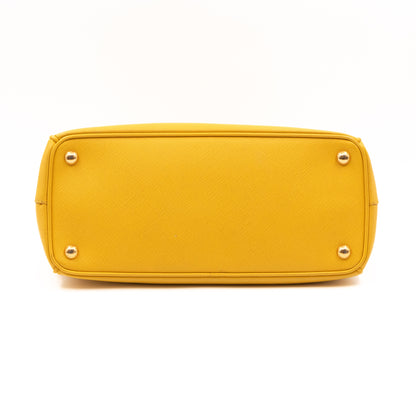 Galleria Medium Double Zip Yellow Saffiano