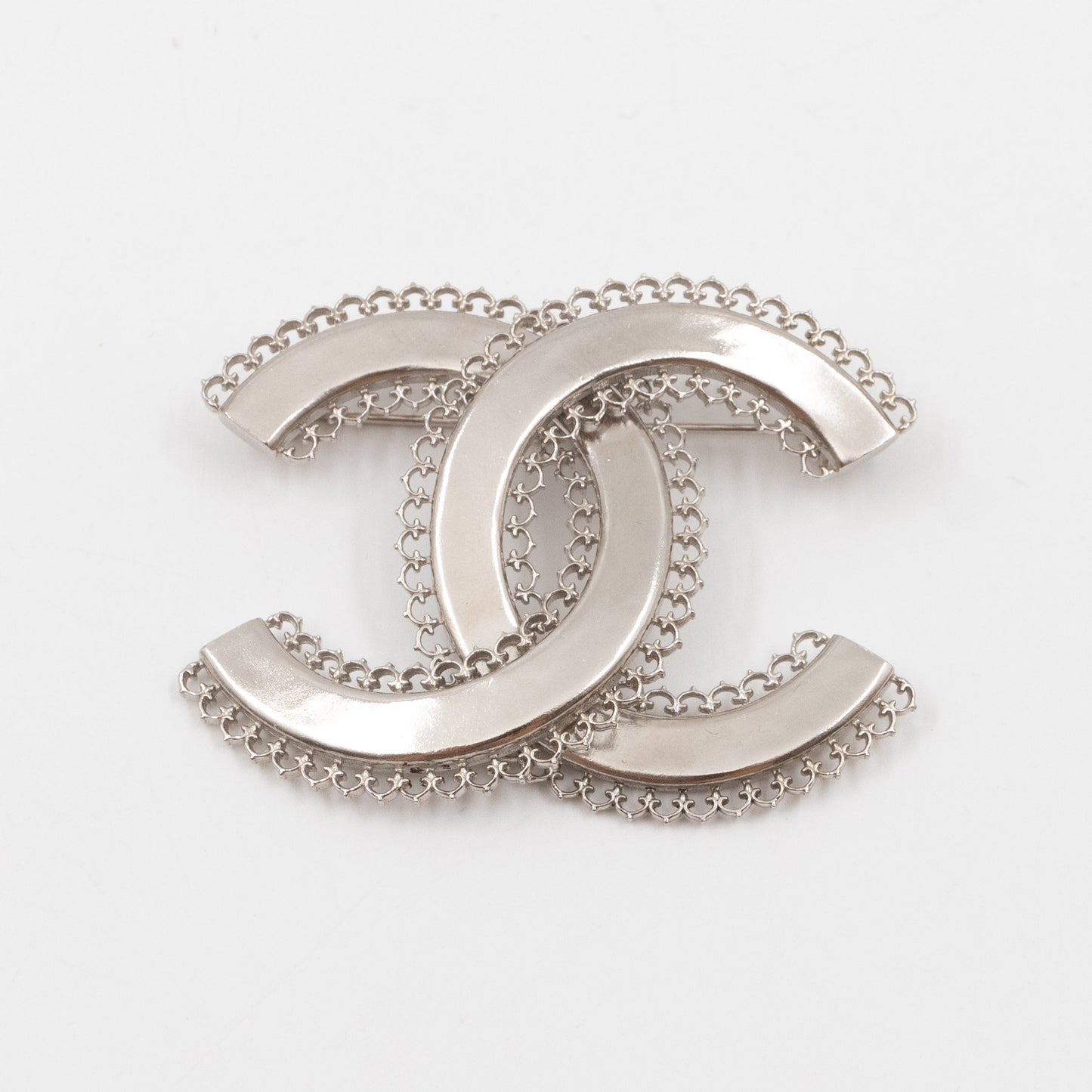 CC Brooch Scalloped Matte Silver