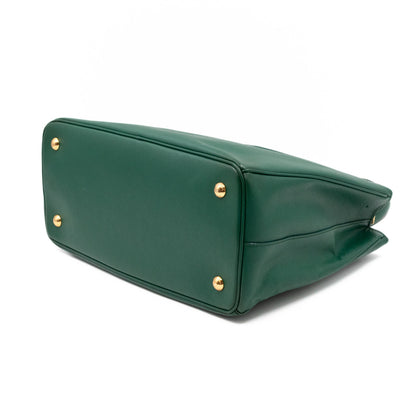 Galleria Medium Single Zip Green Saffiano