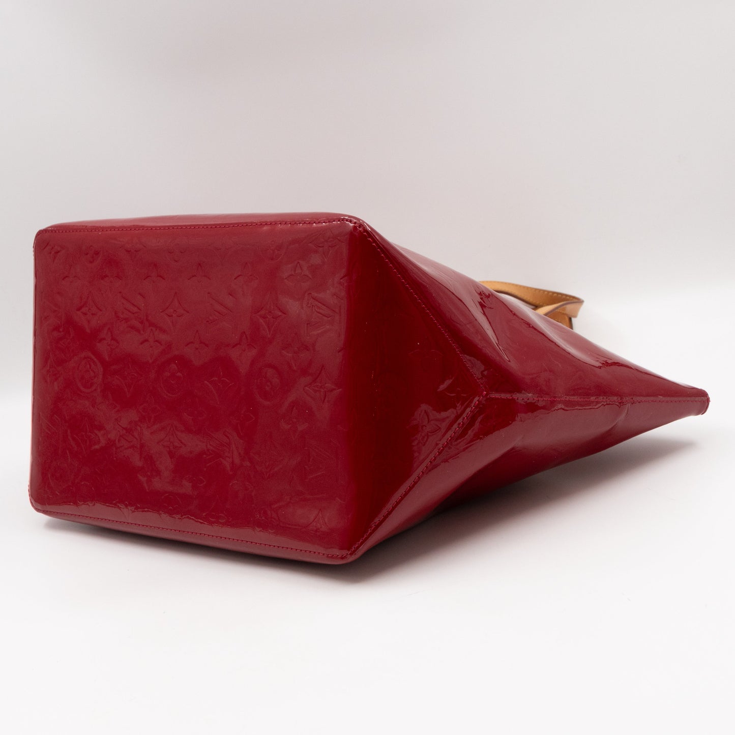 Louis-vuitton Bellevue GM Monogram Red Vernis