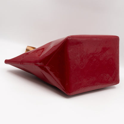 Louis-vuitton Bellevue GM Monogram Red Vernis