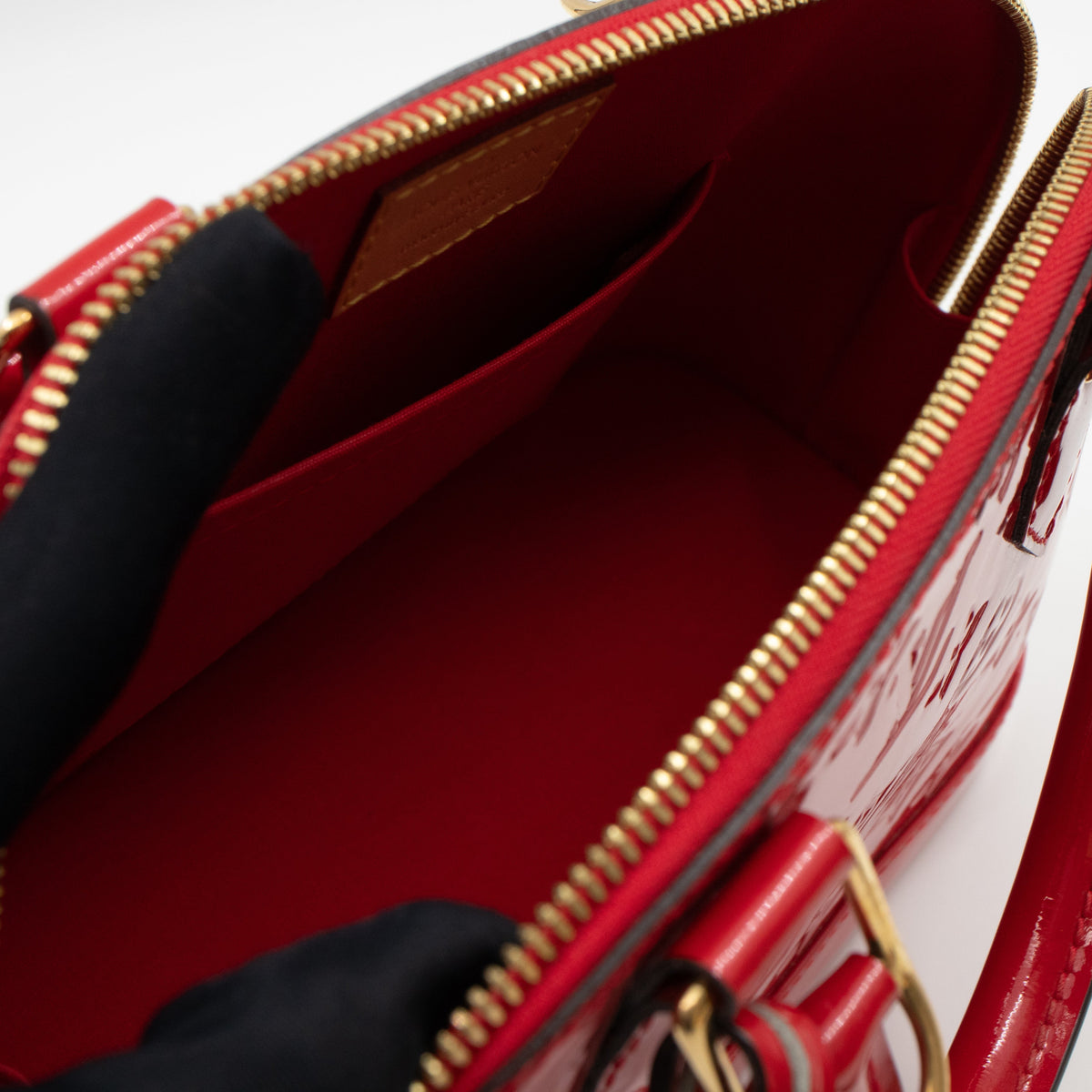 Louis-vuitton Alma BB Vernis Pomme d'Amour