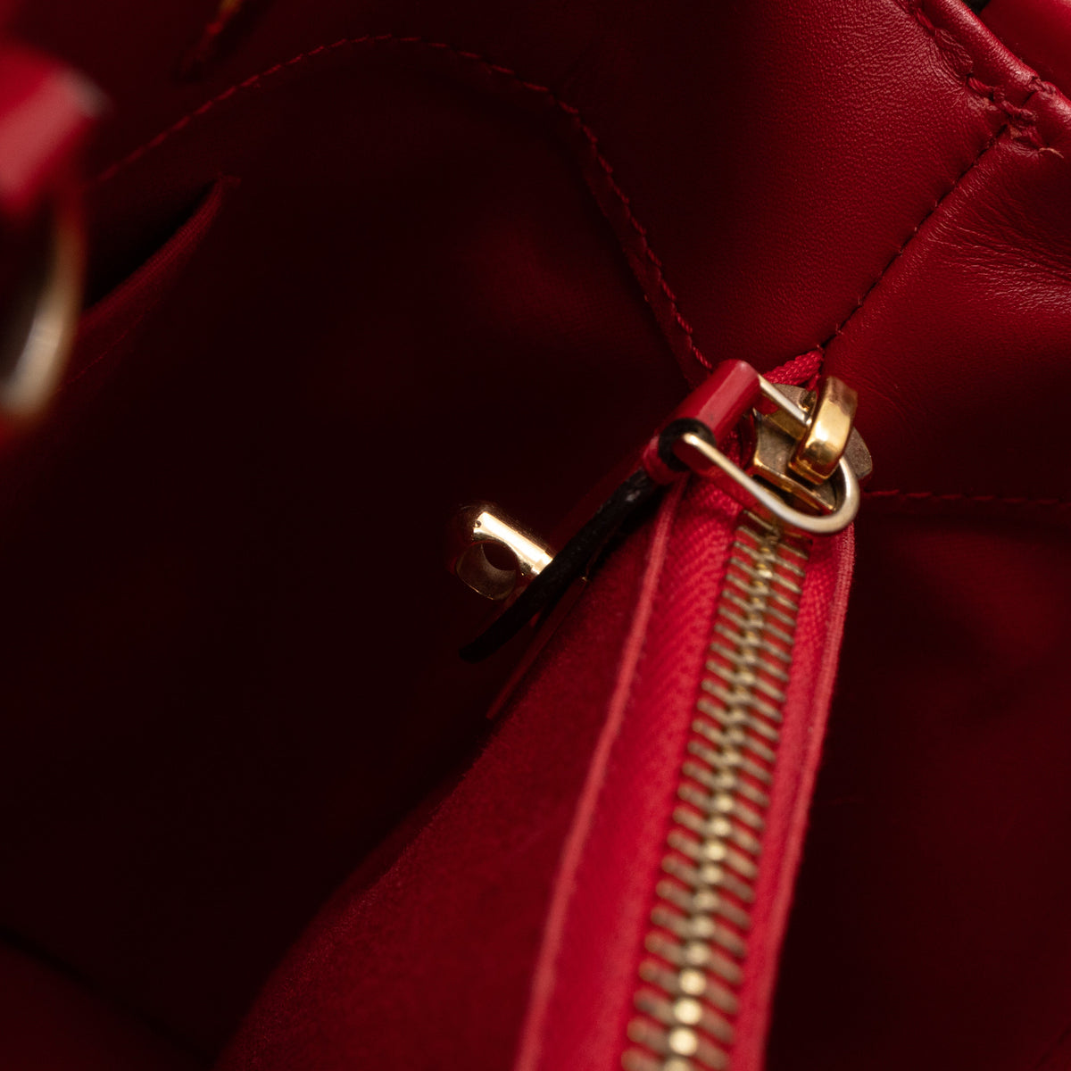 Louis-vuitton Montaigne BB Red Vernis