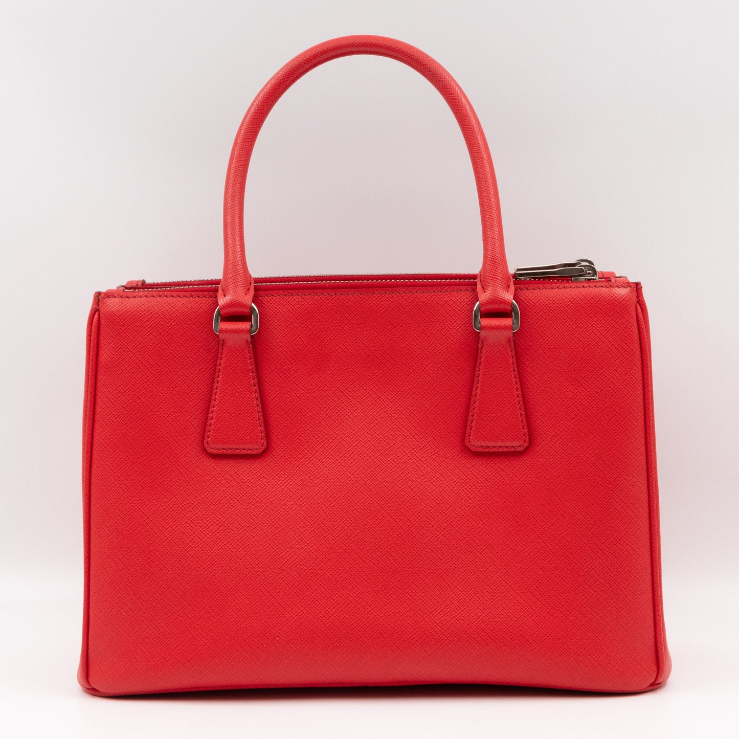 Galleria Medium Double Zip Lacca Red Saffiano Lux