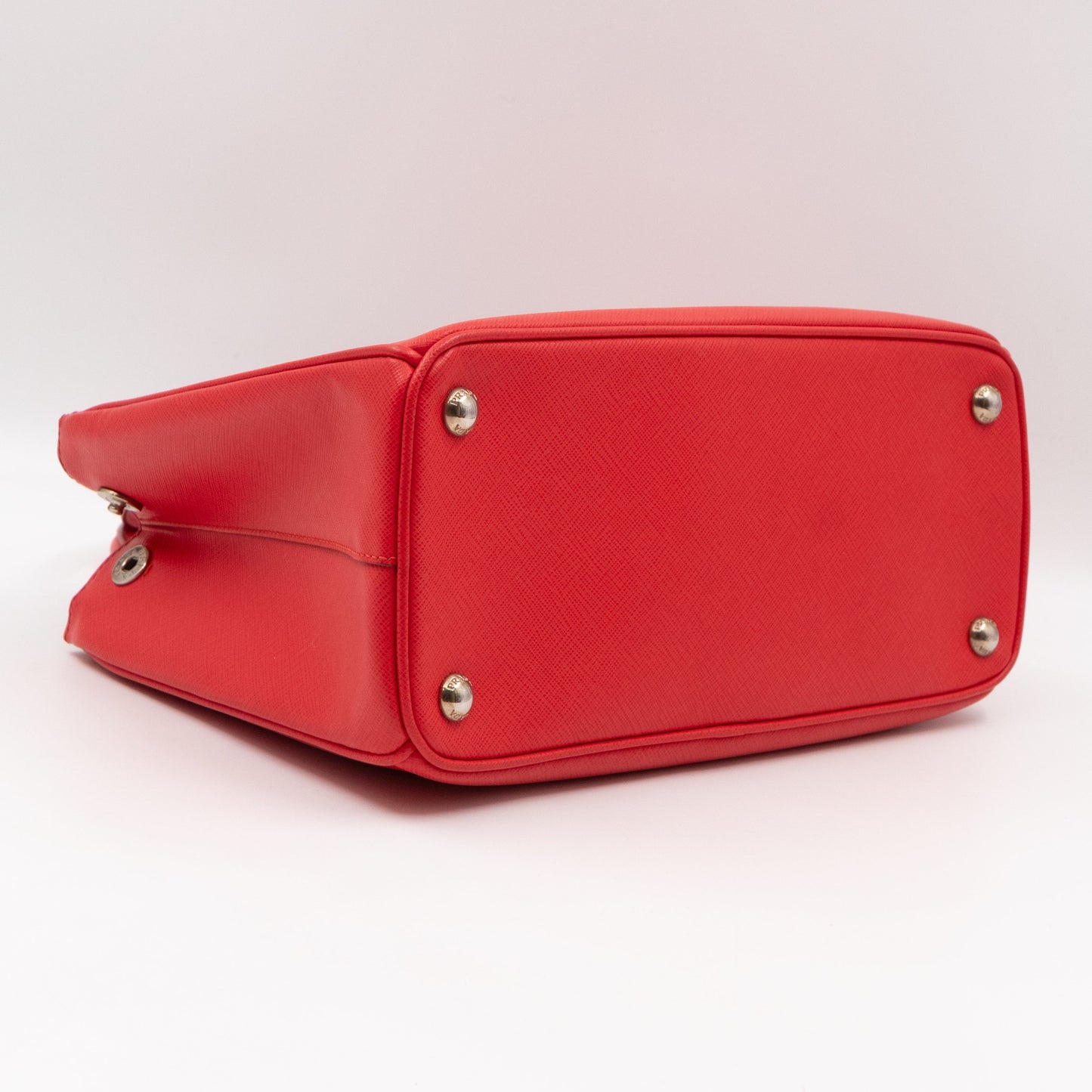 Galleria Medium Double Zip Lacca Red Saffiano Lux
