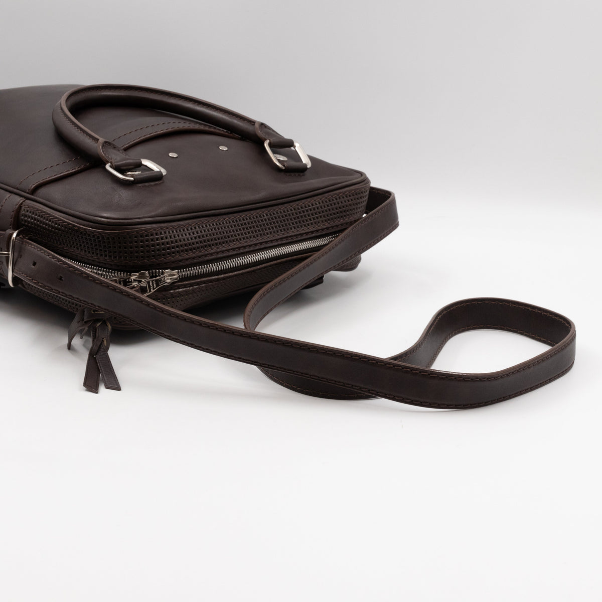 Louis-vuitton Bequia Porte Document Vertical Brown Leather