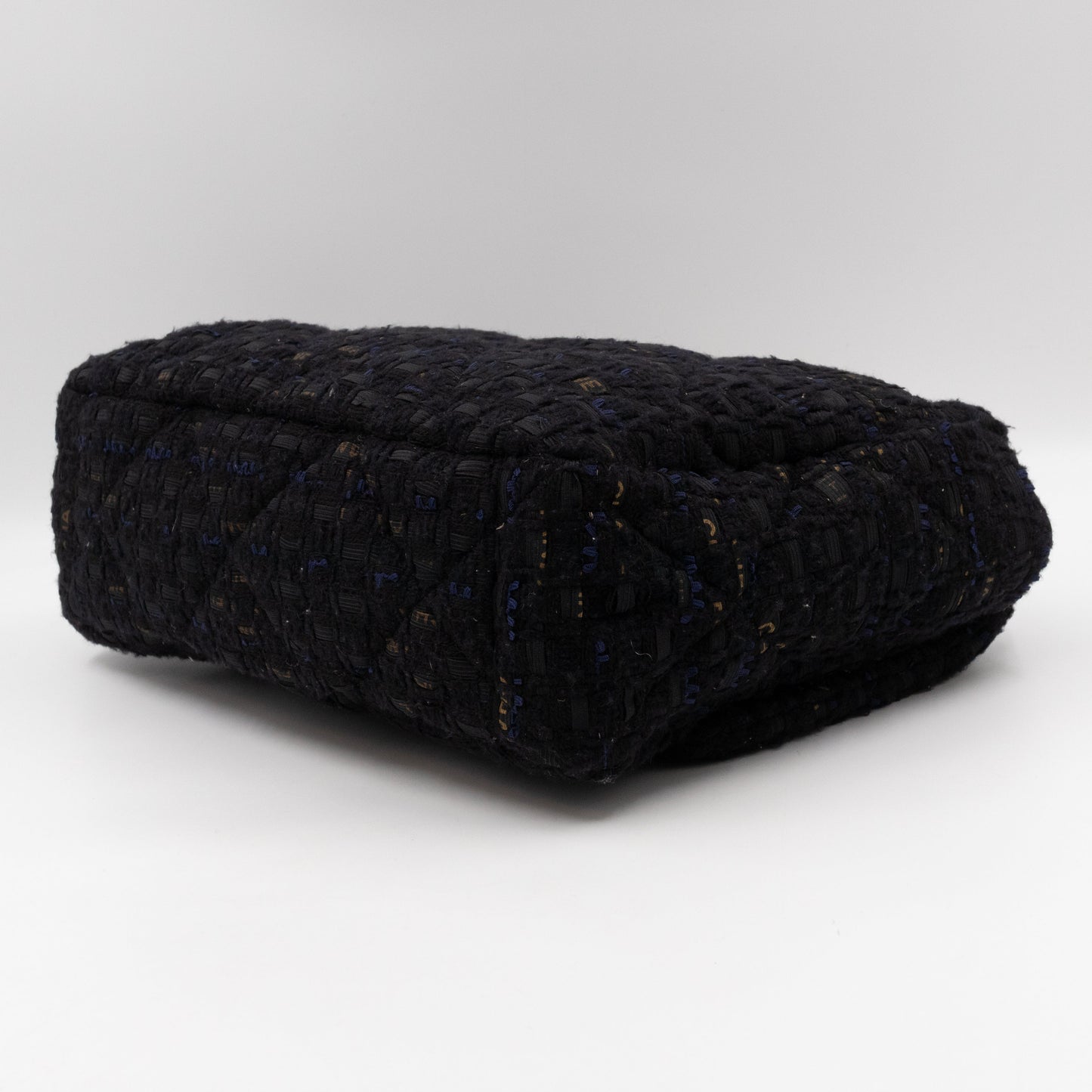 Chanel 19 Maxi Black Navy Tweed