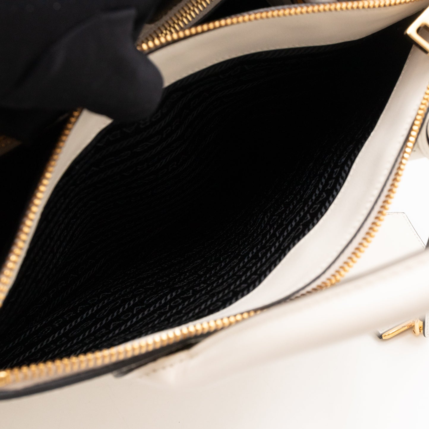 Paradigme Bag White Greche Saffiano City Calfskin