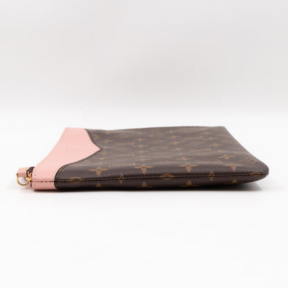 Daily Pouch Monogram Rose Poudre