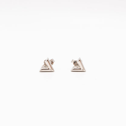 Essential V Studs Earrings Silver