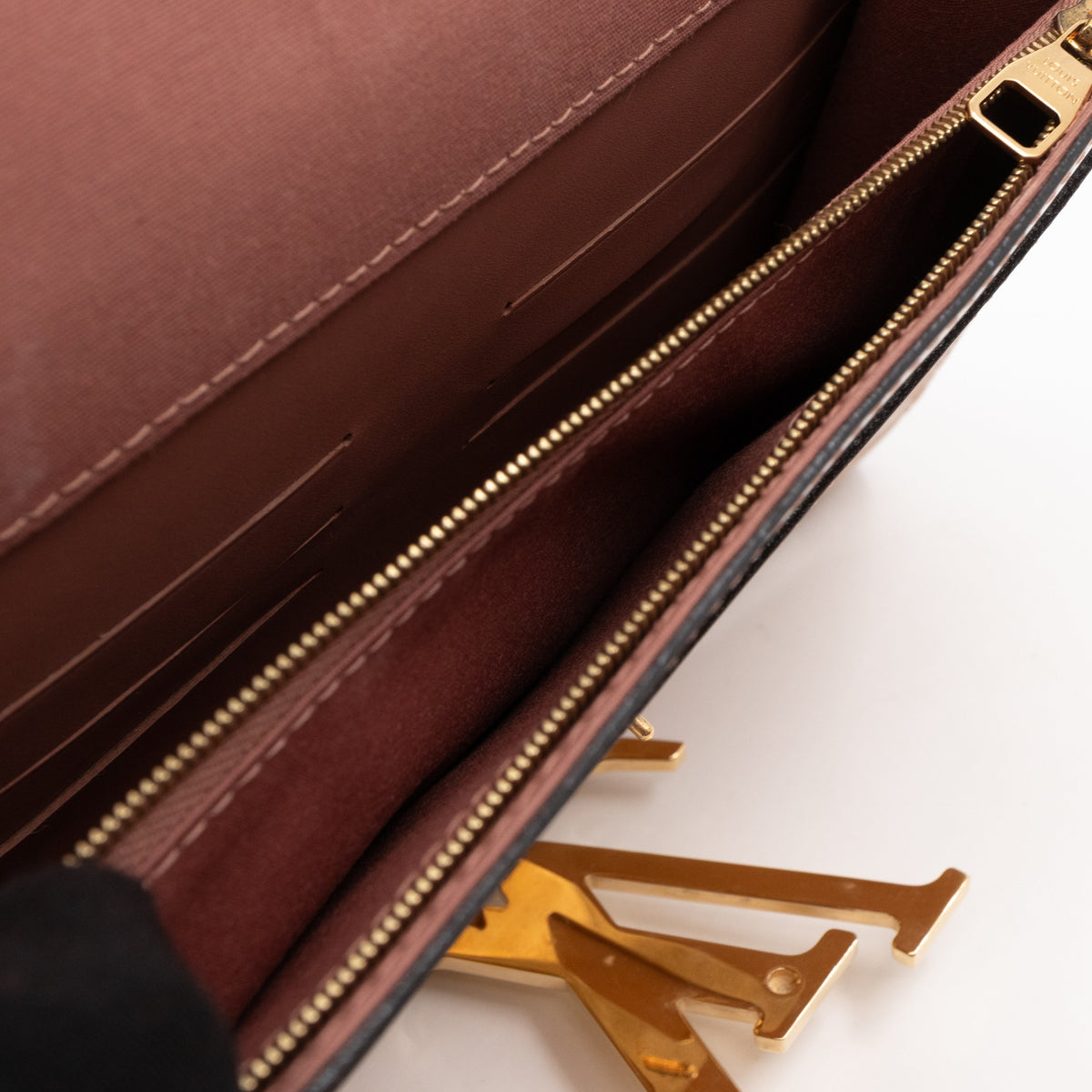 Louis-vuitton Louise Clutch Beige Vernis Gold