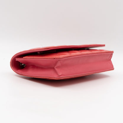 Classic Wallet on Chain Coral Patent Leather