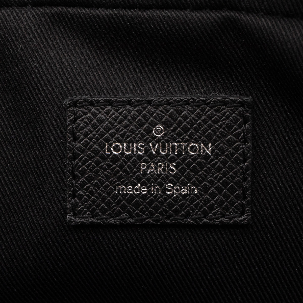 Louis-vuitton Anton Pochette Black Taiga Leather