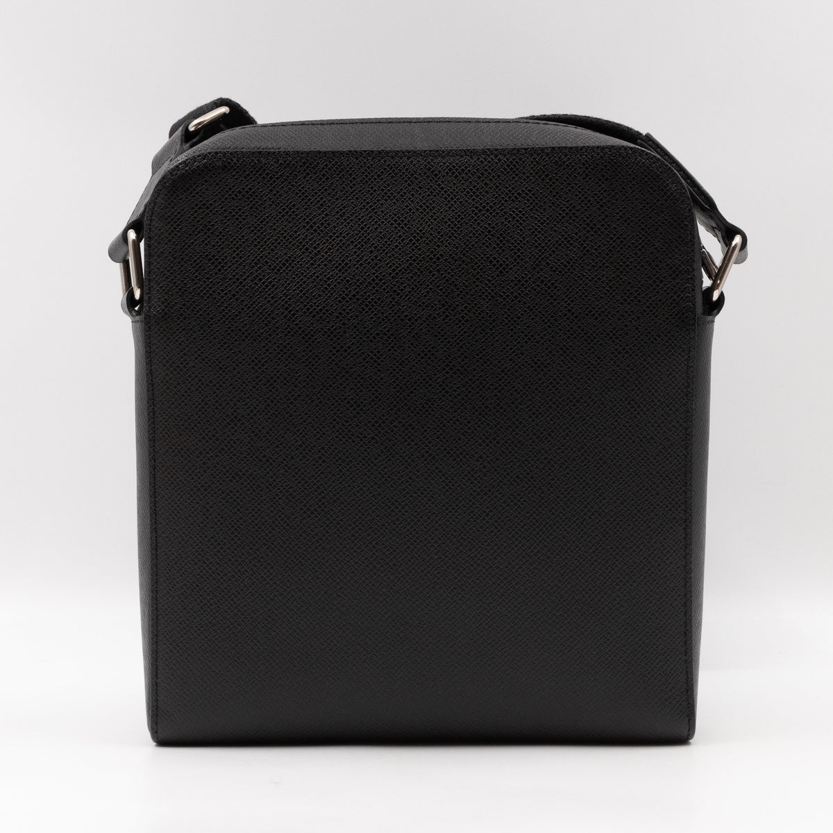 Louis-vuitton Anton Pochette Black Taiga Leather