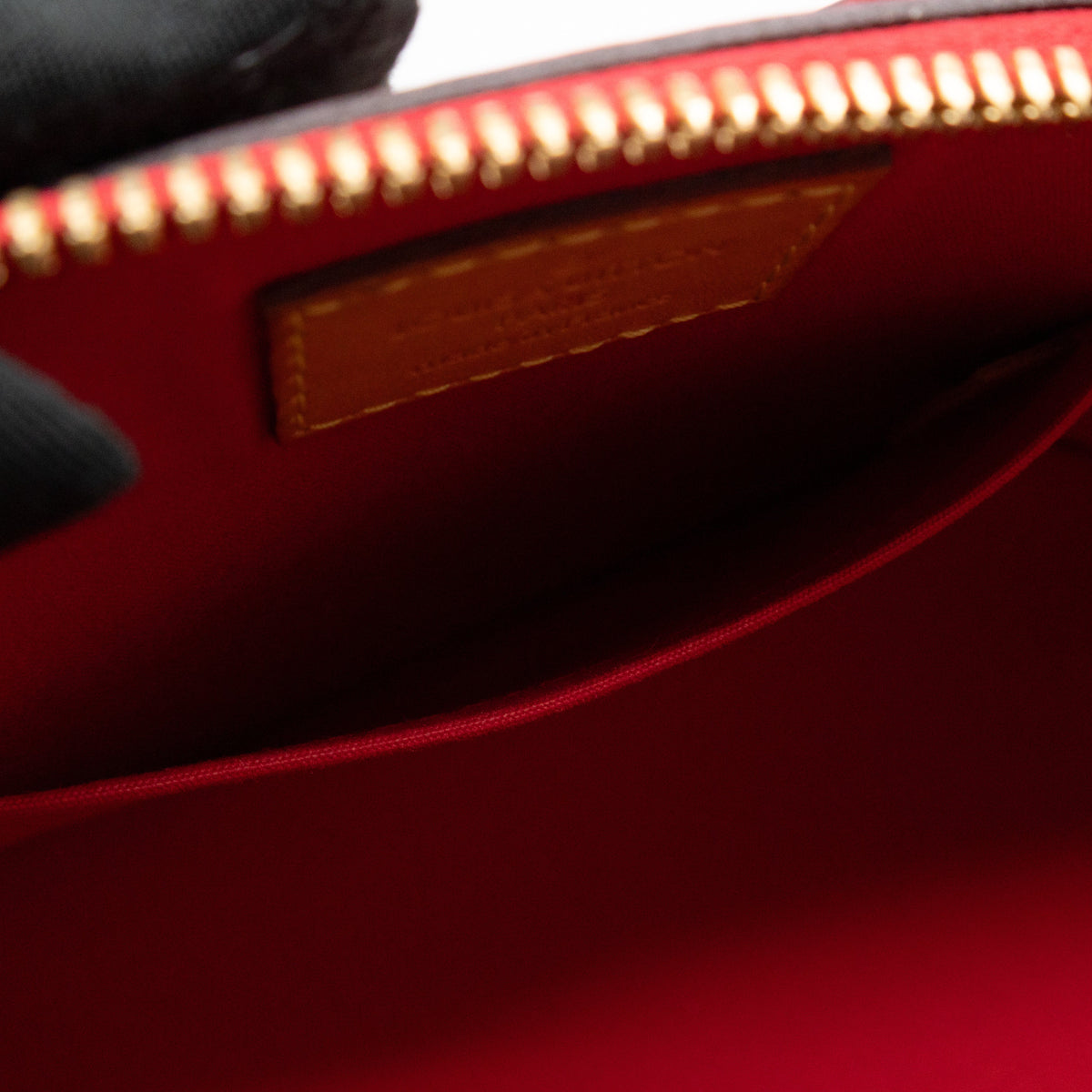 Louis-vuitton Alma BB Vernis Red