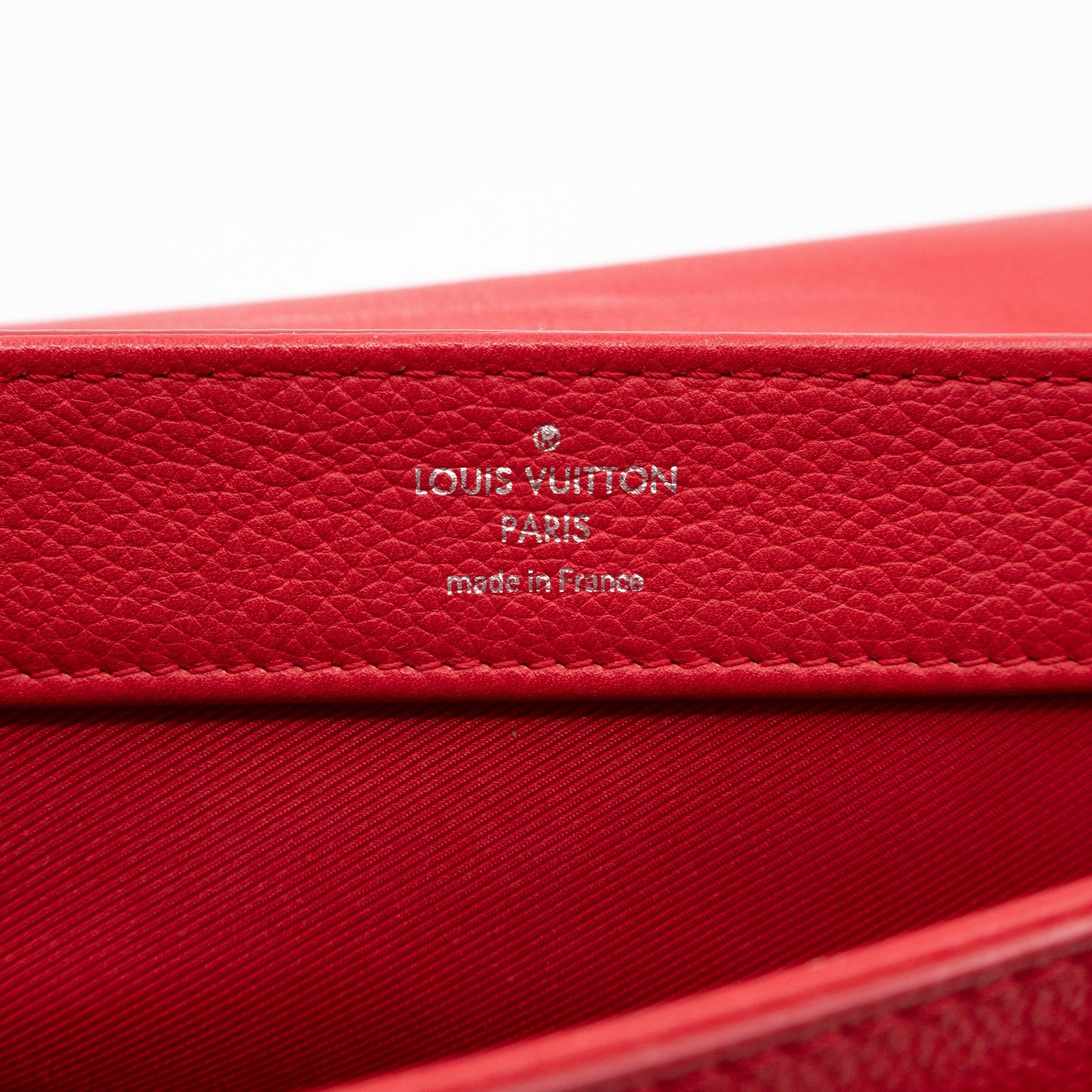 Louis-vuitton LockMe II BB Red Leather