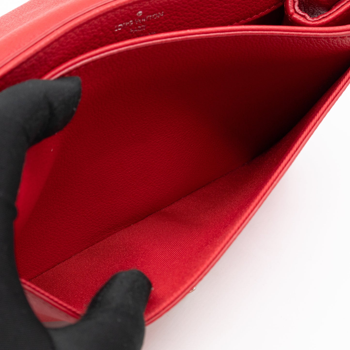 Louis-vuitton LockMe II BB Red Leather