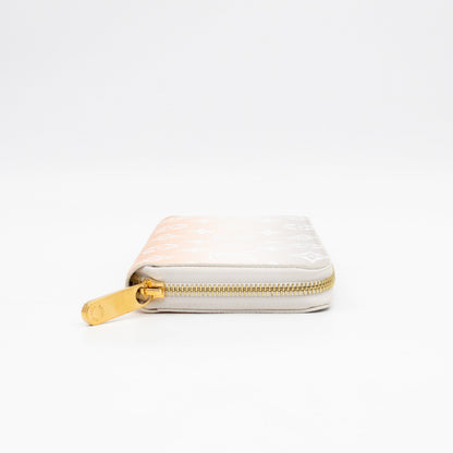Zippy Wallet By the Pool Brume