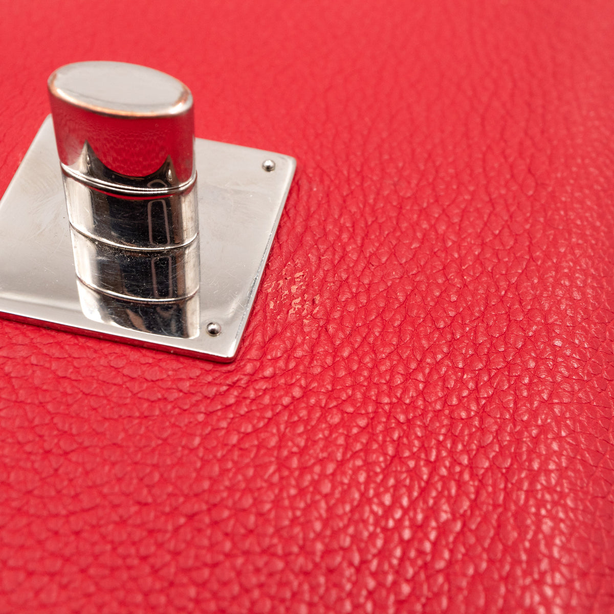 Louis-vuitton LockMe II BB Red Leather