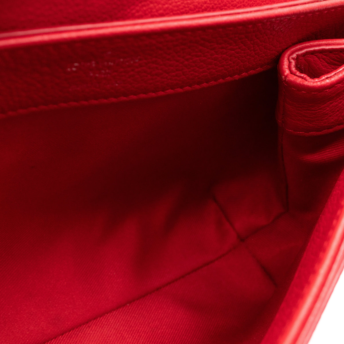 Louis-vuitton LockMe II BB Red Leather