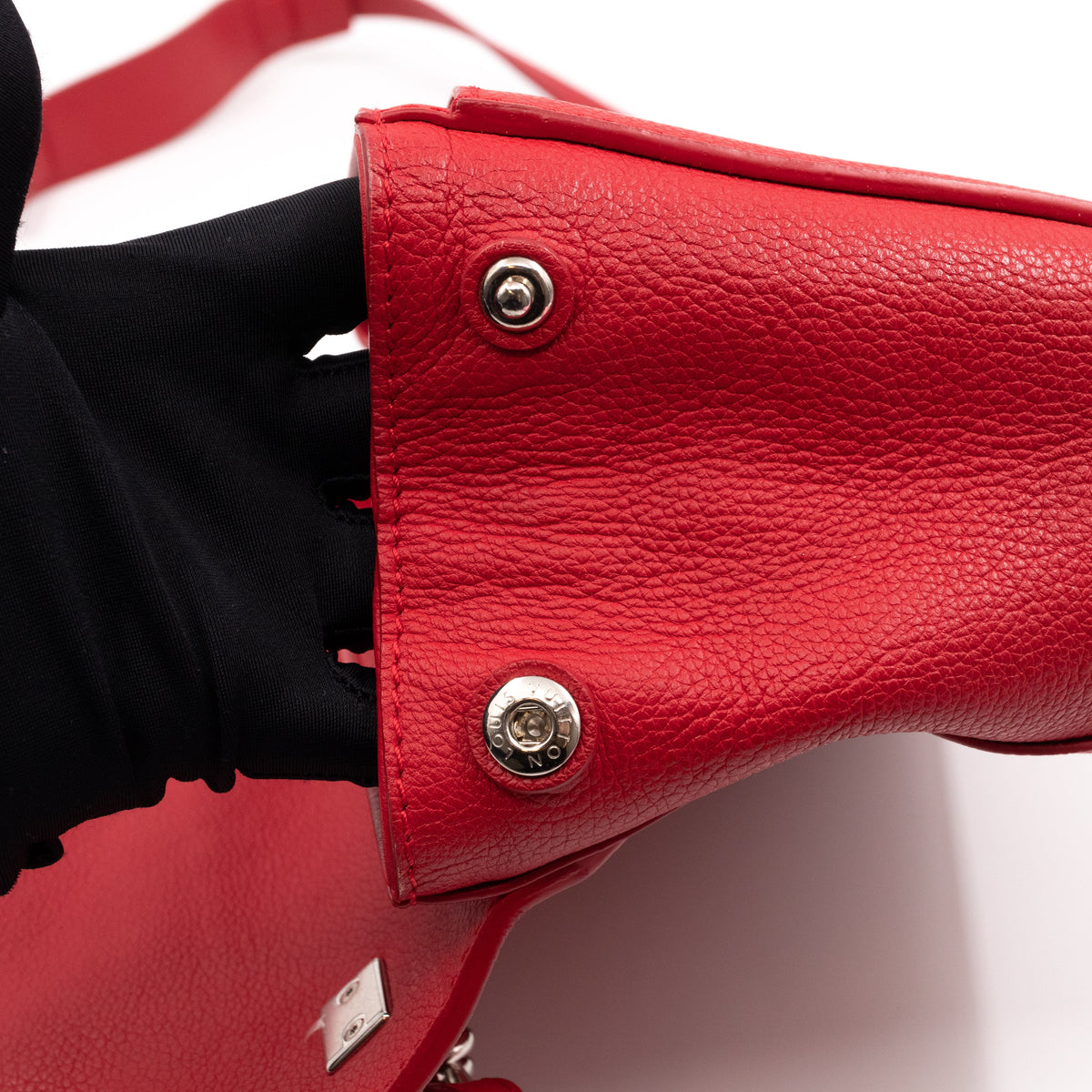 Louis-vuitton LockMe II BB Red Leather