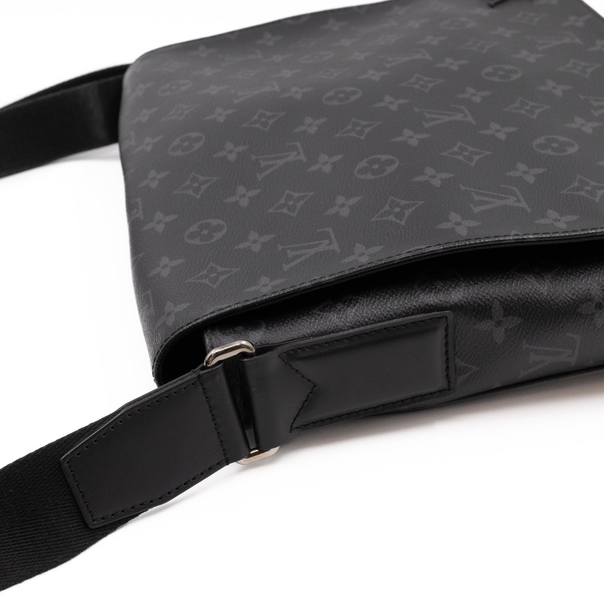 Louis-vuitton District MM Monogram Eclipse