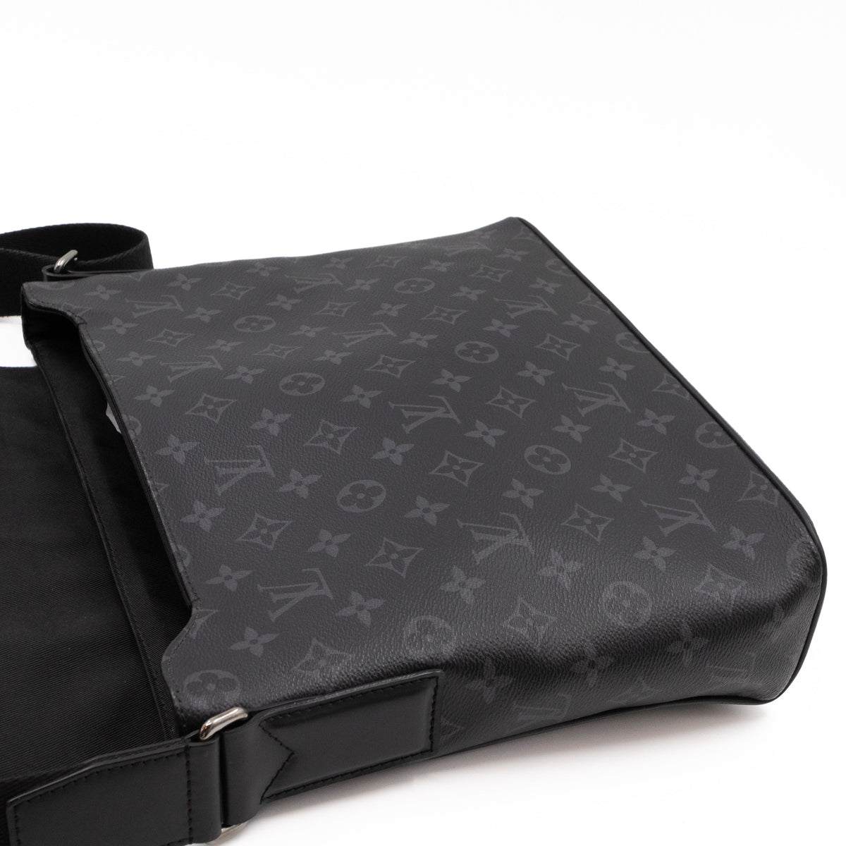 Louis-vuitton District MM Monogram Eclipse
