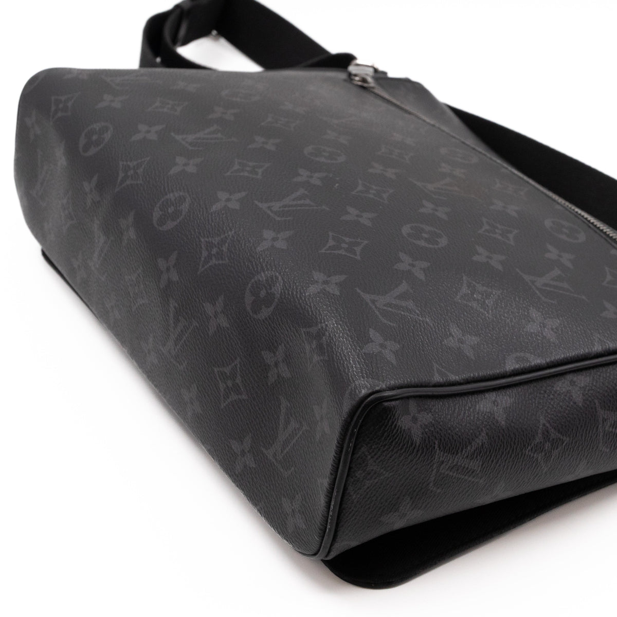 Louis-vuitton District MM Monogram Eclipse