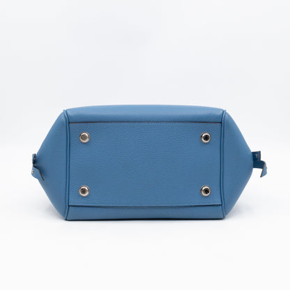 Louis-vuitton Milla PM Bleu Denim Veau Nuage Leather