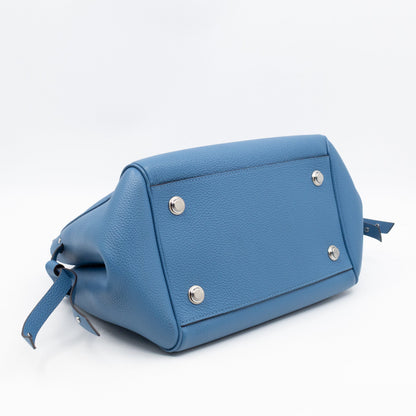 Louis-vuitton Milla PM Bleu Denim Veau Nuage Leather