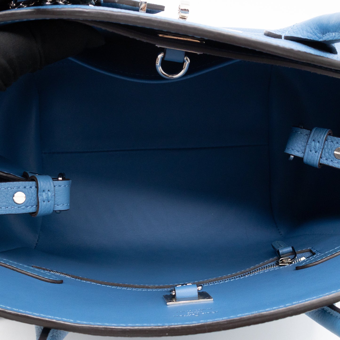 Louis-vuitton Milla PM Bleu Denim Veau Nuage Leather
