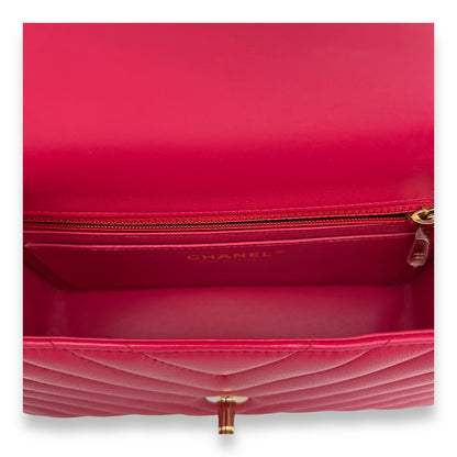 Classic Flap Chevron Pink Crossbody Bag in Lambskin, Gold hardware