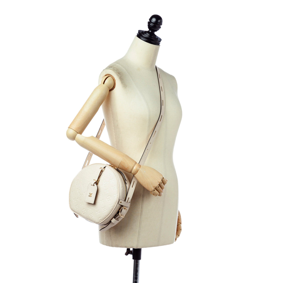Louis-Vuitton Monogram Empreinte Boite Chapeaux Souple MM White
