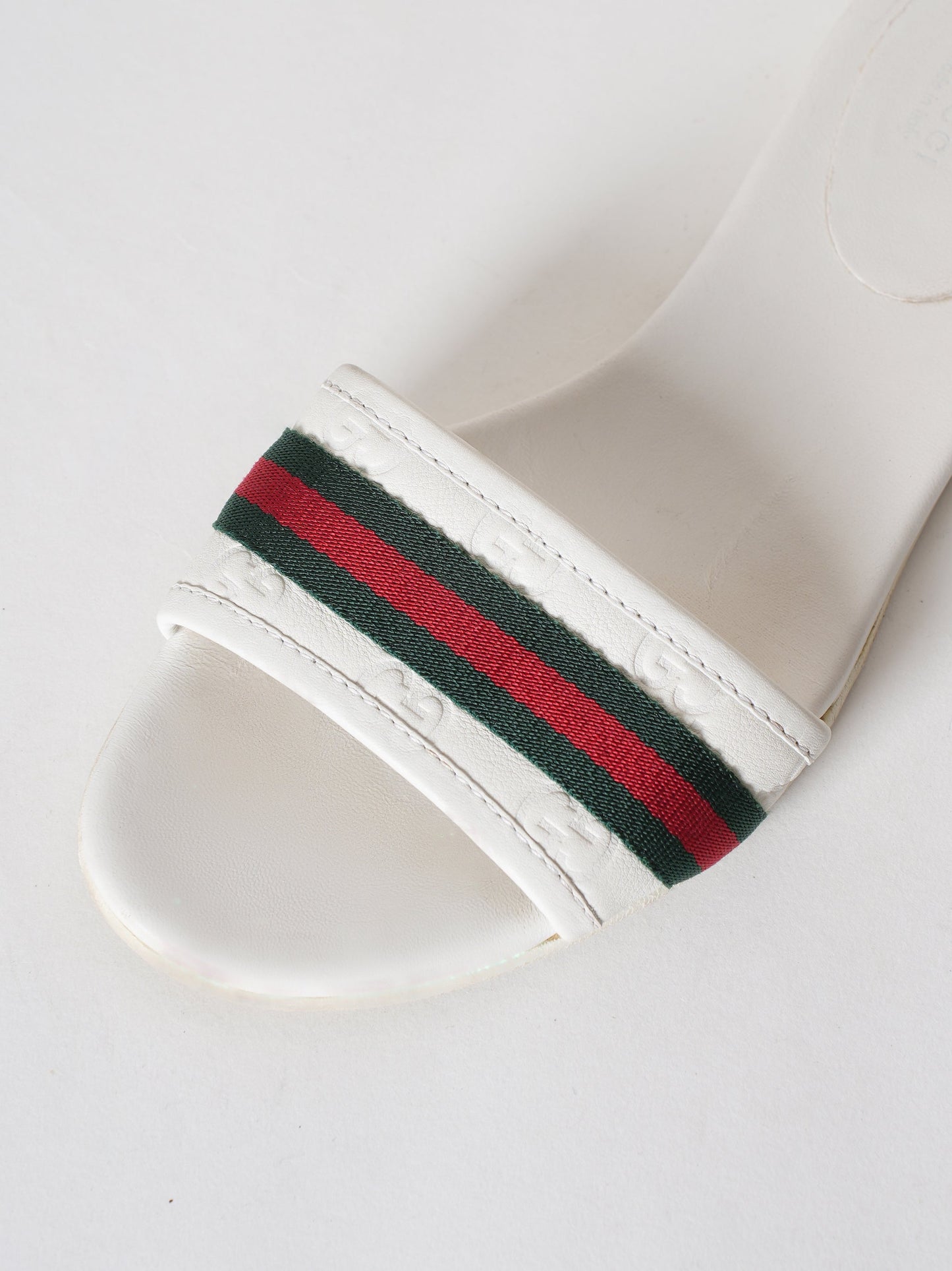 Gucci White Guccissiam Leather Web Flat Slide Sandals