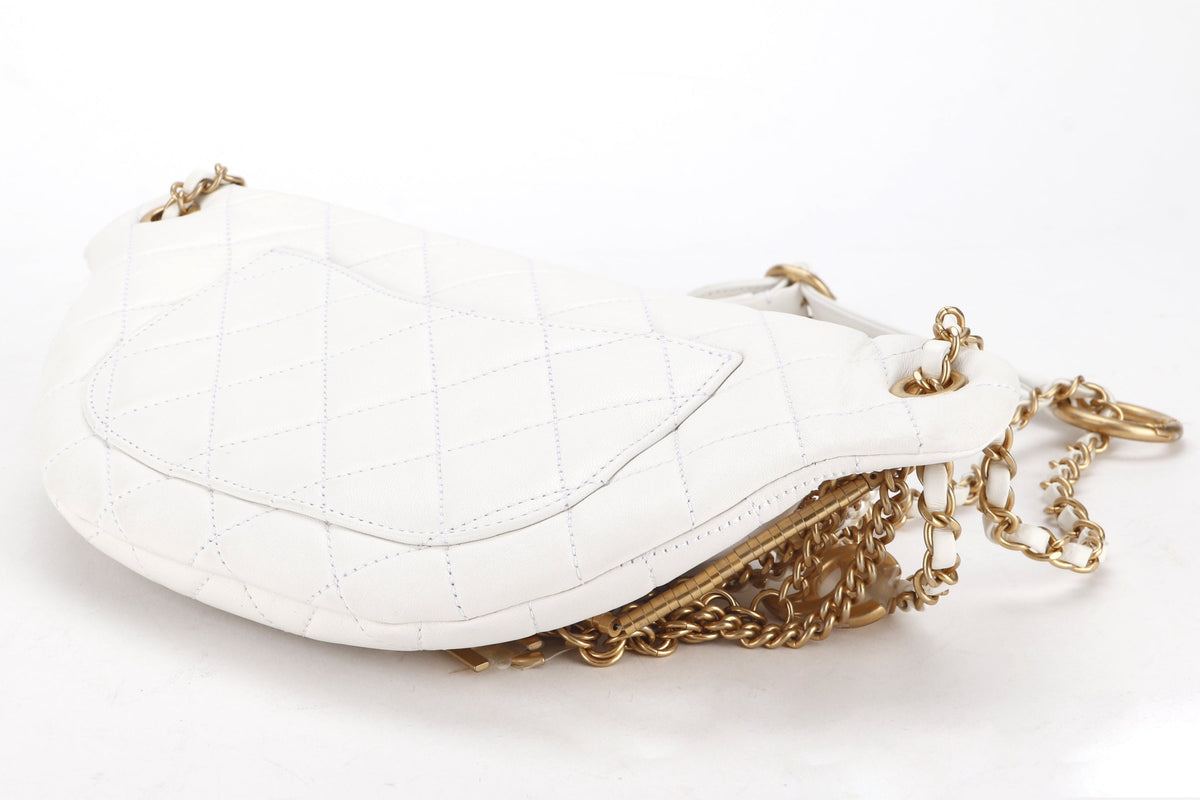 CHANEL ALL ABOUT CHAINS WAIST BAG (2817xxxx) WHITE QUILTED LAMBSKIN WITH GOLD CHAIN, WITH , DUST COVER & BOX