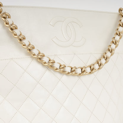 En Vogue Large Hobo Bag