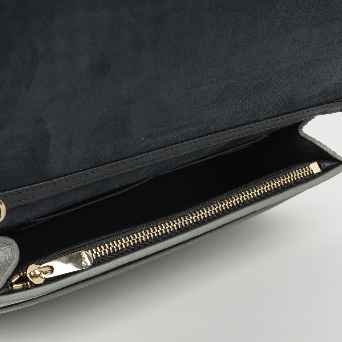 2-In-1 30 Montaigne Pouch