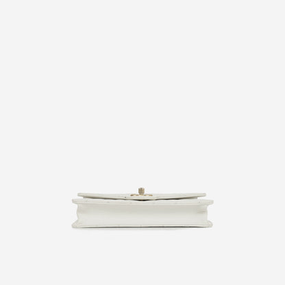 Chanel - Vertical Pearl Flap Bag - White Calfskin AGHW - - 2019