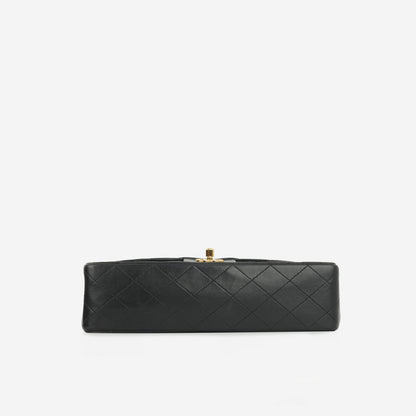 Chanel - Vintage Medium Classic Flap - Black Lambskin GHW - 1996 - Excellent Vintage Condition