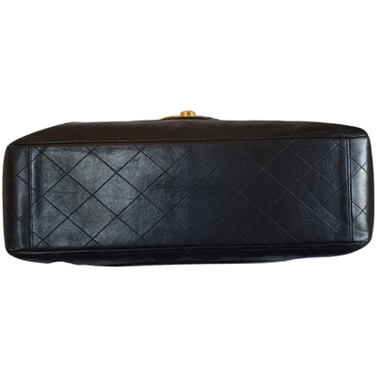 CHANEL  timeless classic jumbo vintage flap Crossbody bag
