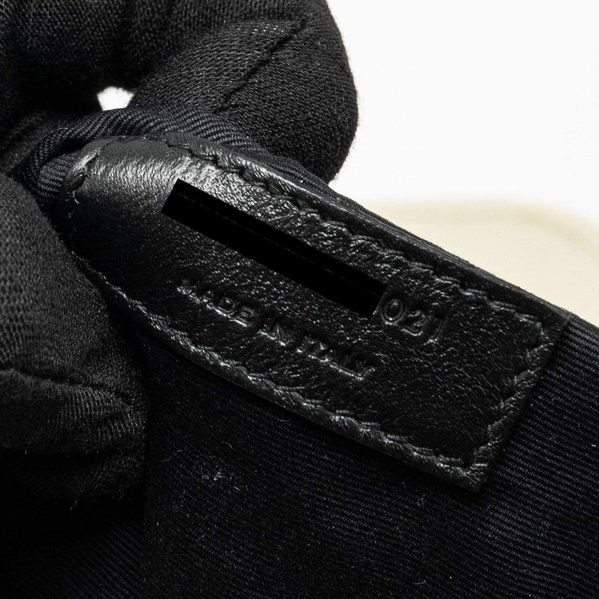 Saint Laurent/ YSL Medium Niki Calfskin White SHW