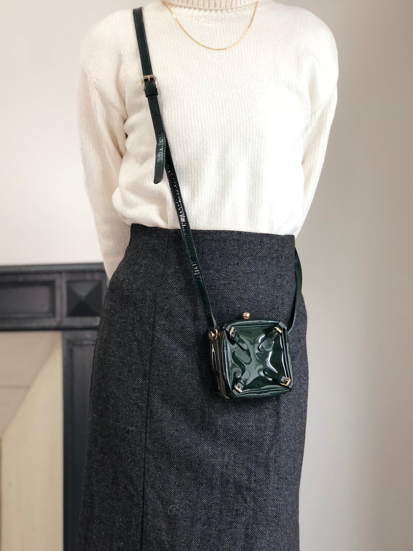 CELINE Metal Clasp Small Shoulder bag Green Vintage jye34i