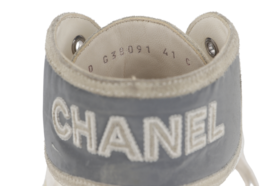 CHANEL SPORTS STREET STYLE HANDMADE LOGO SNEAKERS WHITE SIZE 41 WITH DUST COVER