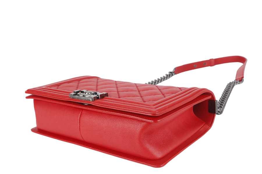 CHANEL LEBOY (1877xxxx) NEW MEDIUM RED ULTRA STITCH RUTHENIUM HARDWARE WITH