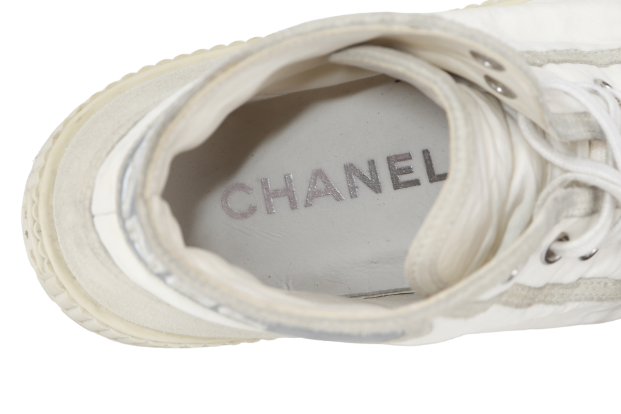 CHANEL SPORTS STREET STYLE HANDMADE LOGO SNEAKERS WHITE SIZE 41 WITH DUST COVER