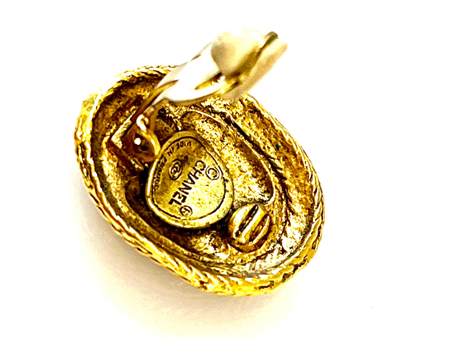 CHANEL CC LOGO VINTAGE  RUNWAY CLIP ON EARRINGS