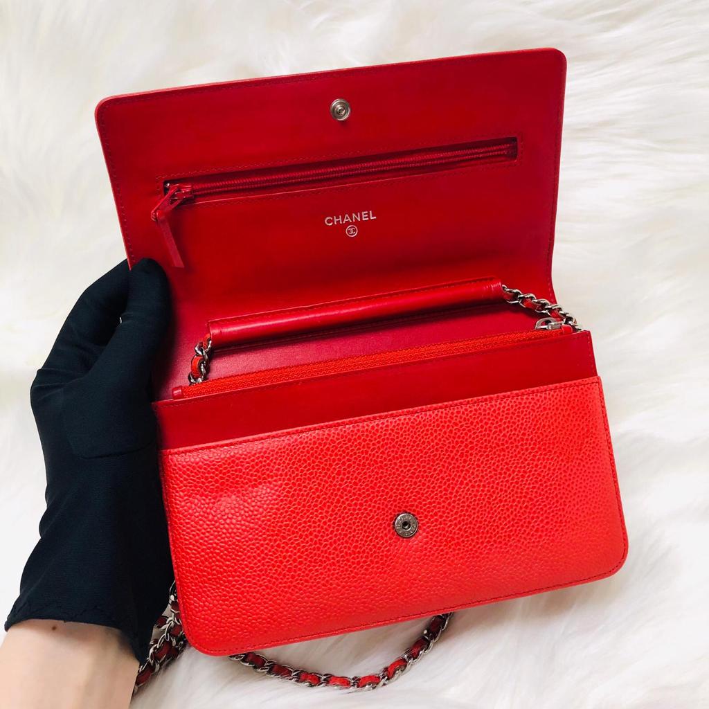 Timeless CC Wallet on Chain in Red Caviar