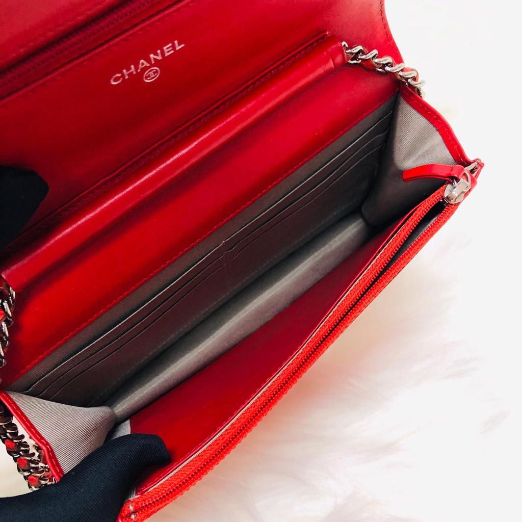 Timeless CC Wallet on Chain in Red Caviar