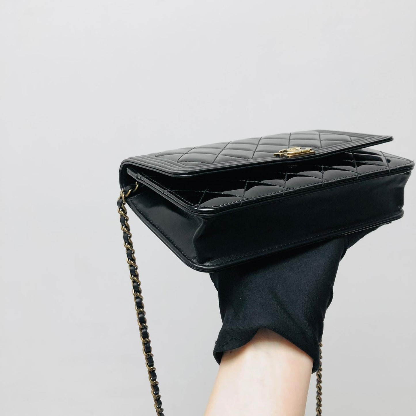 Boy Wallet On Chain Patent Black GHW