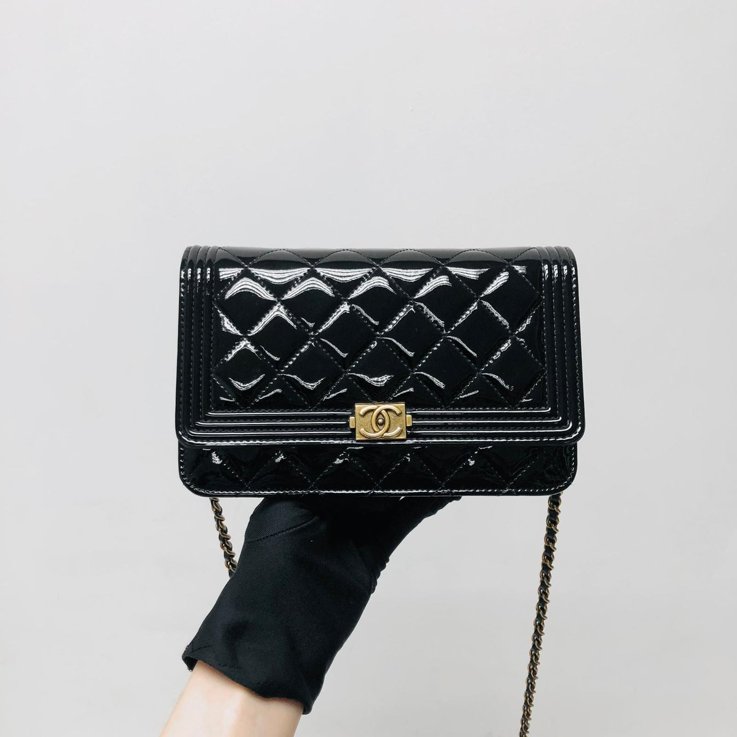 Boy Wallet On Chain Patent Black GHW